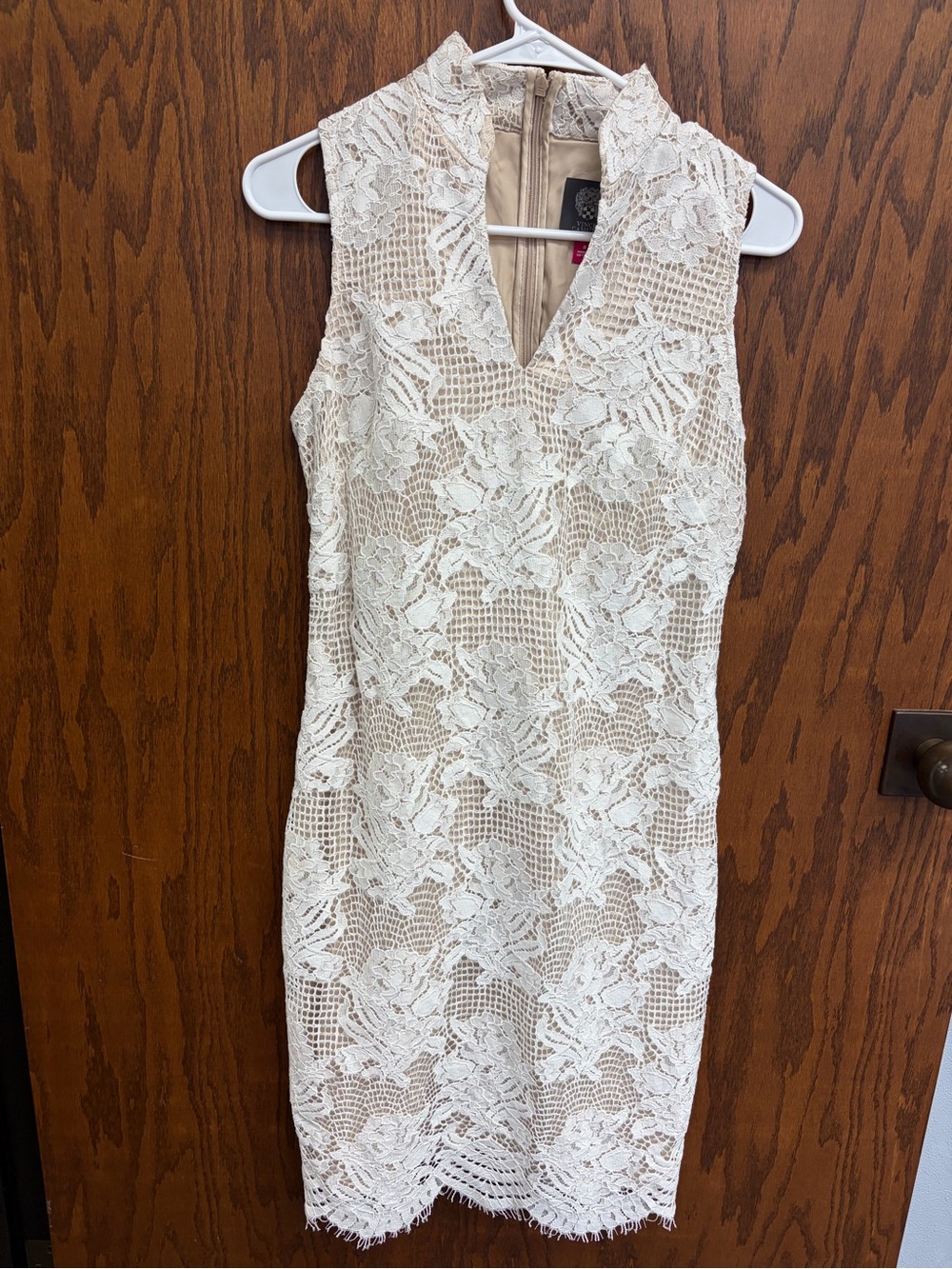 Vince Camuto Cream Lace V-Neck Sheath Dress